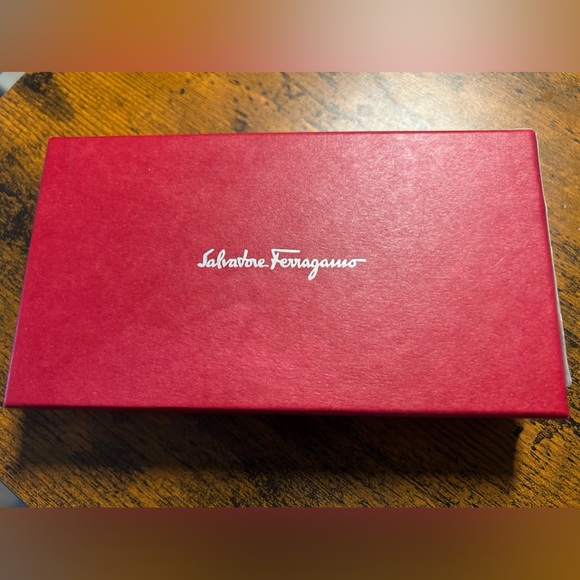 NIB Salvatore Ferragamo Apple IPhone Fitted case in Pebble Calf Leather